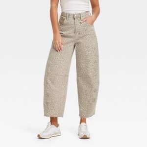 NWT Universal Thread Leopard Curved Barrel Leg Jeans